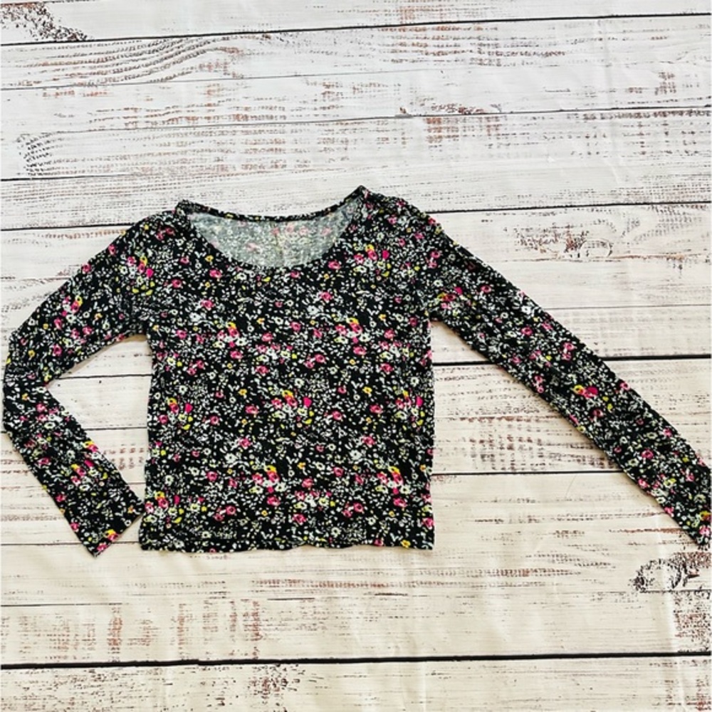 Girls black floral top! Size 14/16